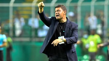Sebastián Battaglia bajo la lupa tras caer en Copa Libertadores.