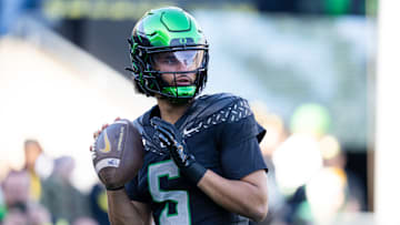 Oregon quarterback Dante Moore