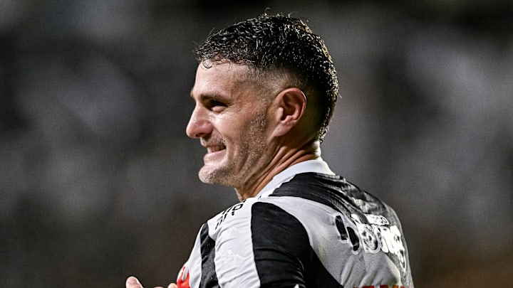Com Vegetti, Vasco tenta iniciar recuperação no Brasileirão Com Vegetti, Vasco tenta iniciar recuperação no Brasileirão