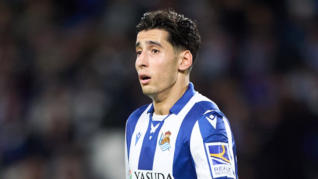 Nayef Aguerd a été prêté à la Real Sociedad la saison passée. Nayef Aguerd a été prêté à la Real Sociedad la saison passée.