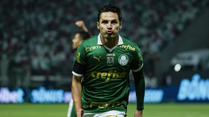 O Palmeiras venceu o Derby e assumiu a vice-liderança do Brasileirão. 