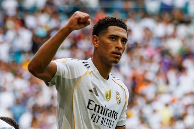 จูด เบลลิงแฮม กำปั้นชูขึ้น