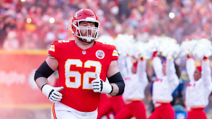 Jan 26, 2025; Kansas City, MO, USA; Kansas City Chiefs guard Joe Thuney (62) against the Buffalo Bills in the AFC Championship game at GEHA Field at Arrowhead Stadium. Mandatory Credit: Mark J. Rebilas-Imagn Images Jan 26, 2025; Kansas City, MO, USA; Kansas City Chiefs guard Joe Thuney (62) against the Buffalo Bills in the AFC Championship game at GEHA Field at Arrowhead Stadium. Mandatory Credit: Mark J. Rebilas-Imagn Images