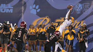 Syracuse 5-star commit Calvin Russell lll is the nation's No. 2 wide receiver, per a top expert in high school football.