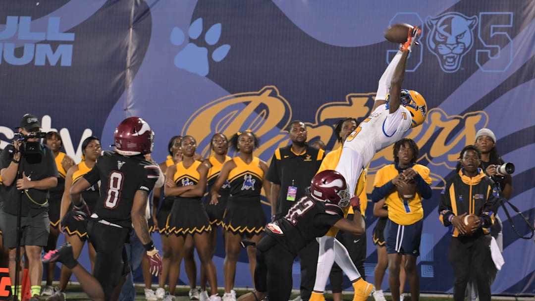 Syracuse football wide receiver Calvin Russell III remains at 5 stars in final 2026 national rankings from 247Sports.