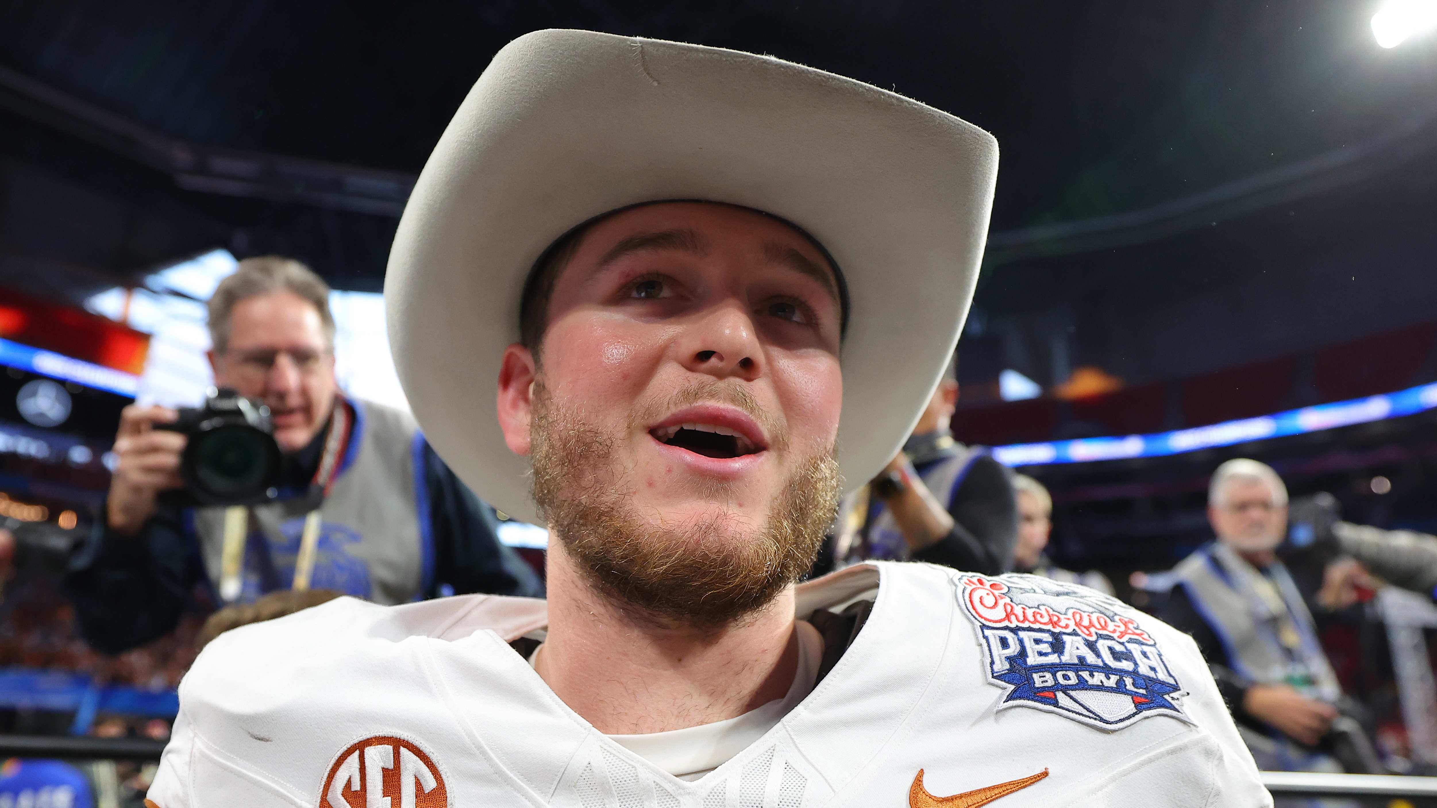 Texas QB Quinn Ewers provides update on transfer portal reports, NIL