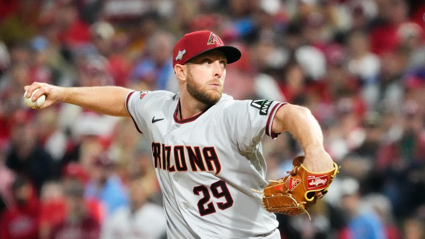 Rangers Acquire Merrill Kelly in Deadline Trade