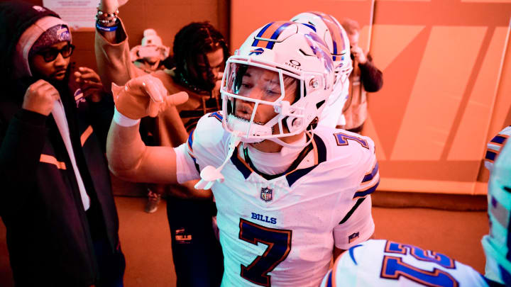 Dec 10, 2023; Kansas City, Missouri, USA; Buffalo Bills cornerback Taron Johnson (7) gets ready prior to a game against the Kansas City Chiefs at GEHA Field at Arrowhead Stadium. Mandatory Credit: Jay Biggerstaff-USA TODAY Sports