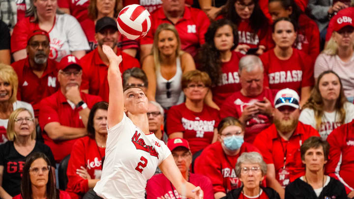 Oct 21, 2023; Lincoln, NE, USA; Nebraska Cornhuskers setter Bergen Reilly (2) serves against the Wisconsin Badgers during the first set.