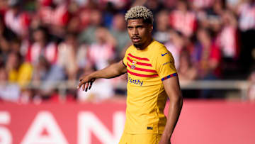 Ronald Araújo está cada vez mais próximo de voltar a defender o Barça.
