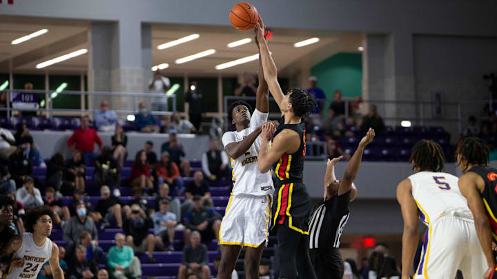 Five-star wing David Johnson, who holds a Syracuse basketball offer, has transferred to the powerhouse Oak Hill.