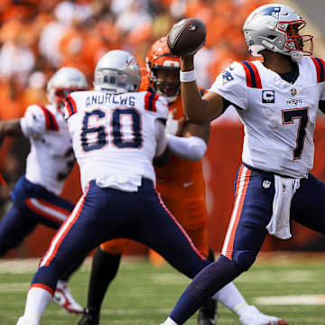 Sep 8, 2024; Cincinnati, Ohio, USA; New England Patriots quarterback Jacoby Brissett (7) throws a pass against the Cincinnati Bengals in the second half at Paycor Stadium.