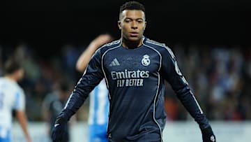 Kylian Mbappé débute la rencontre face à Séville.