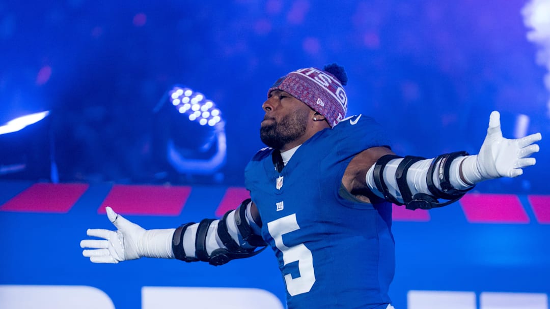 October 9, 2025; East Rutherford, NJ; New York Giants linebacker Kayvon Thibodeaux runs out of the tunnel at MetLife Stadium