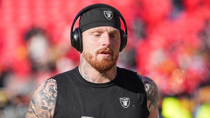 Nov 29, 2024; Kansas City, Missouri, USA; Las Vegas Raiders defensive end Maxx Crosby (98) warms up against the Kansas City Chiefs prior go a game at GEHA Field at Arrowhead Stadium. Mandatory Credit: Denny Medley-Imagn Images Nov 29, 2024; Kansas City, Missouri, USA; Las Vegas Raiders defensive end Maxx Crosby (98) warms up against the Kansas City Chiefs prior go a game at GEHA Field at Arrowhead Stadium. Mandatory Credit: Denny Medley-Imagn Images
