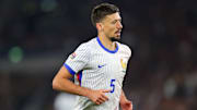 Clément Lenglet a résilié son contrat avec le FC Barcelone ce lundi. 