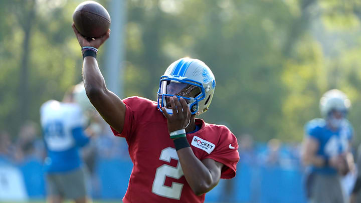 Detroit Lions quarterback Hendon Hooker (2) 