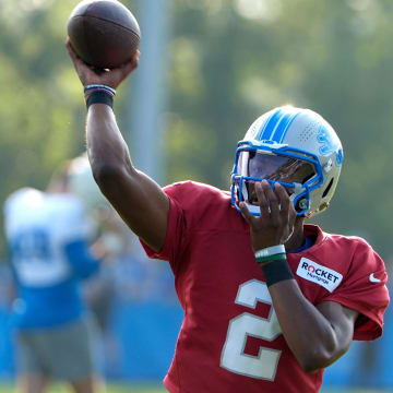 Detroit Lions quarterback Hendon Hooker (2) 