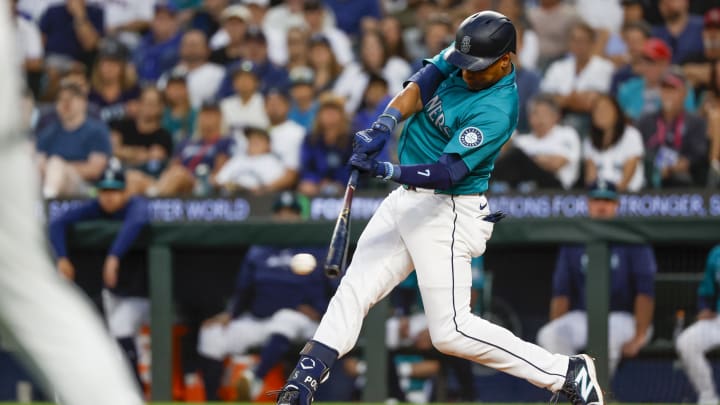 Seattle Mariners second baseman Jorge Polanco hits an RBI single on Saturday against the Philadelphia Phillies at T-Mobile Park.