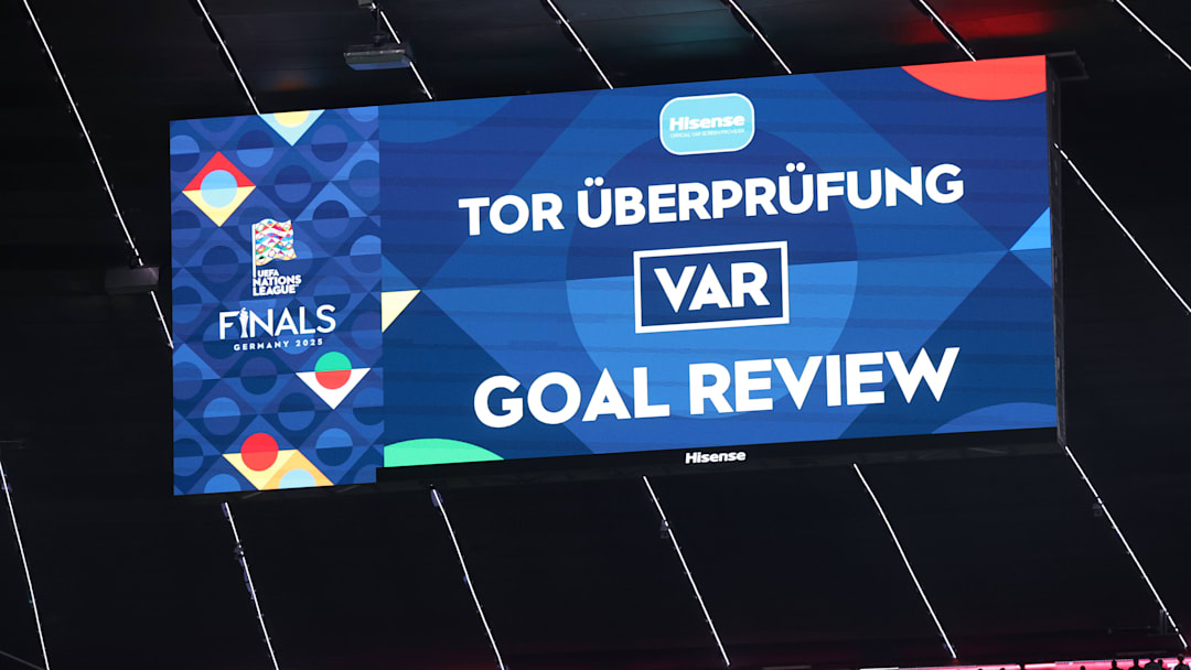 Kommt der VAR auch bei der Klub-WM zum Einsatz? Kommt der VAR auch bei der Klub-WM zum Einsatz?