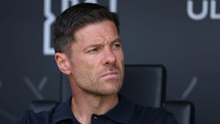 Xabi Alonso en quête d'un nouvel attaquant. Xabi Alonso en quête d'un nouvel attaquant.