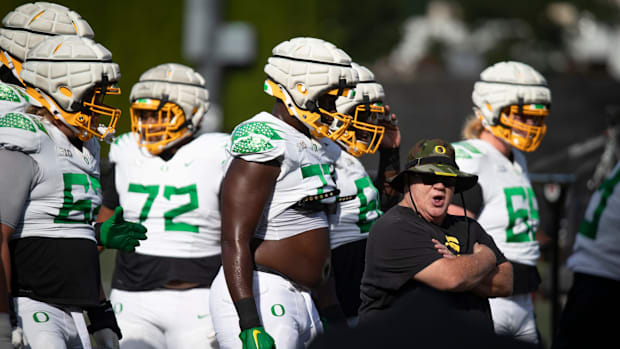 Oregon linemen work out during practice with the Ducks Tuesday, Sept. 3, 2024, at the Hatfield-Dowlin Complex in Eugene, Ore.