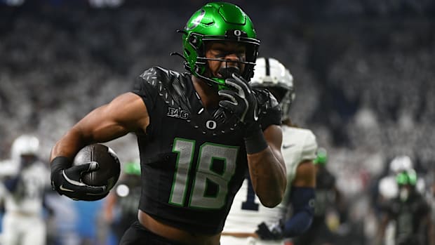 Oregon Ducks Tight End Kenyon Sadiq A Breakout Candidate