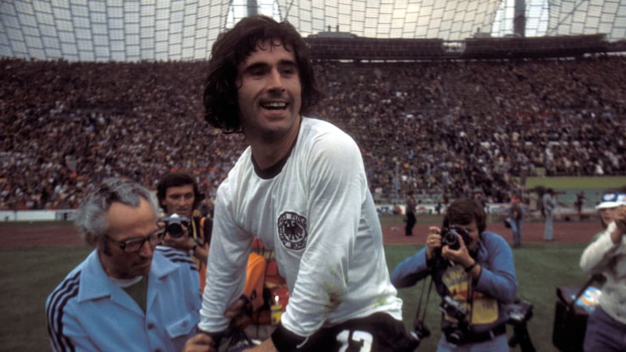 Gerd Müller celebrating.