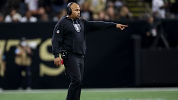 Las Vegas Raiders HC Antonio Pierce.