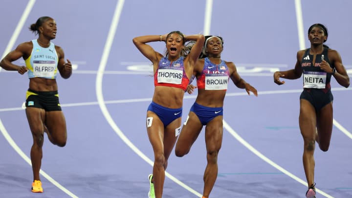 Gabby Thomas celebrates winning the 200m at Paris 2024