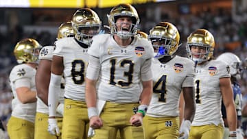 Notre Dame Fighting Irish quarterback Riley Leonard (13)