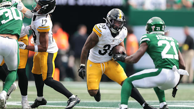 Pittsburgh Steelers running back Jaylen Warre