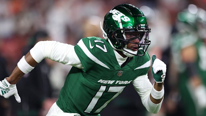 Dec 28, 2023; Cleveland, Ohio, USA; New York Jets wide receiver Garrett Wilson (17) warms up before the game against the Cleveland Browns at Cleveland Browns Stadium. 