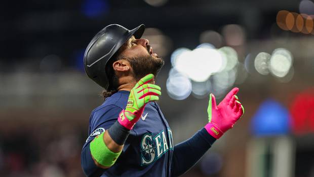 Seattle Mariners third baseman Eugenio Suáre