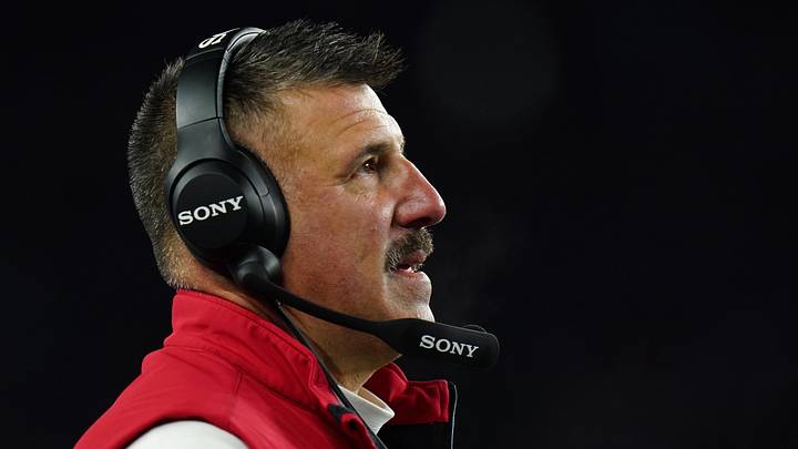 New England Patriots head coach Mike Vrabel