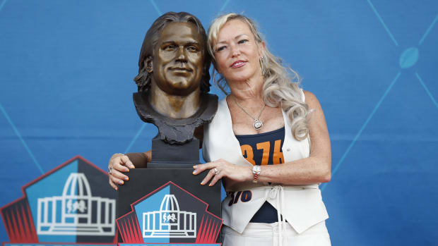 Former Chicago Bears defensive tackle Steve McMichael and his wife, Misty.