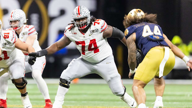 Ohio State Buckeyes offensive lineman Donovan Jackson (74) against the Notre Dame