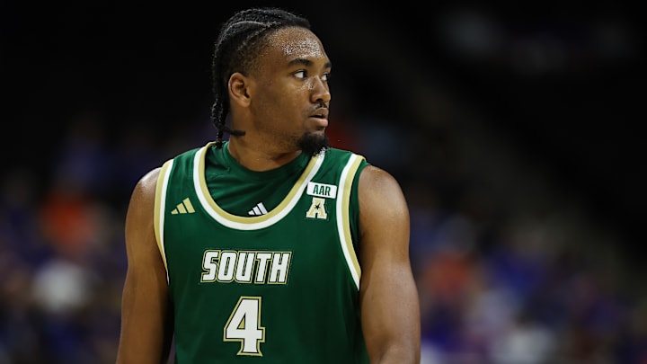USF men s basketball shakes things up after a dispiriting loss and wins in a rout