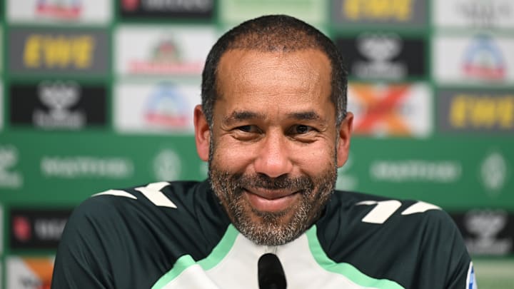 Breites Grinsen: Daniel Thioune will Werder Bremen wieder in bessere Gefilde führen