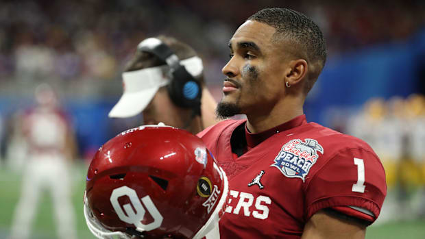 Oklahoma Sooners quarterback Jalen Hurts