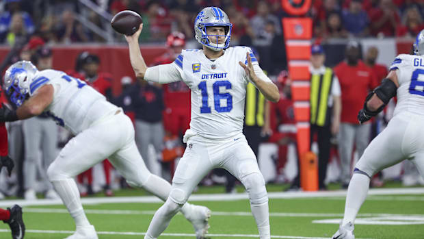 Goff has led the Lions to an impressive 8–1 record. 