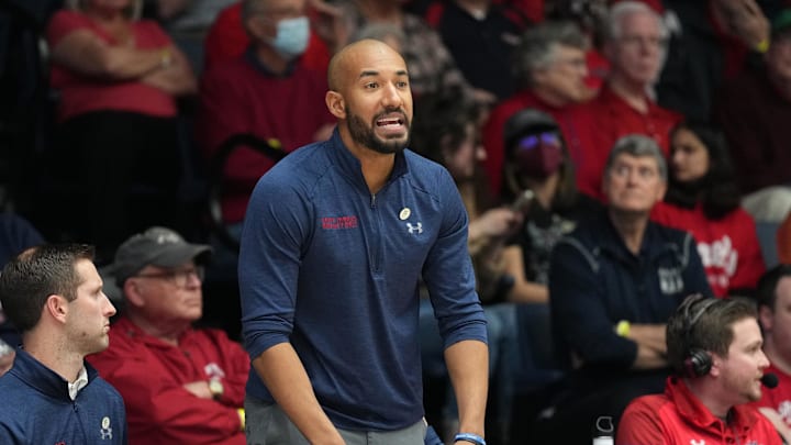 Saint Mary's Gaels assistant coach Justin Joyner d