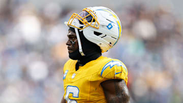 Los Angeles Chargers linebacker Denzel Perryman