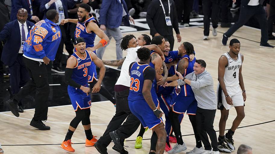 Knicks celebrate the NBA titl