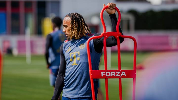 Sacha Boey bleibt beim FC Bayern Sacha Boey bleibt beim FC Bayern