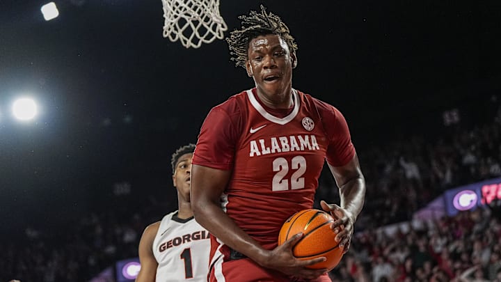 Alabama Crimson Tide forward Aiden Sherrell (22)