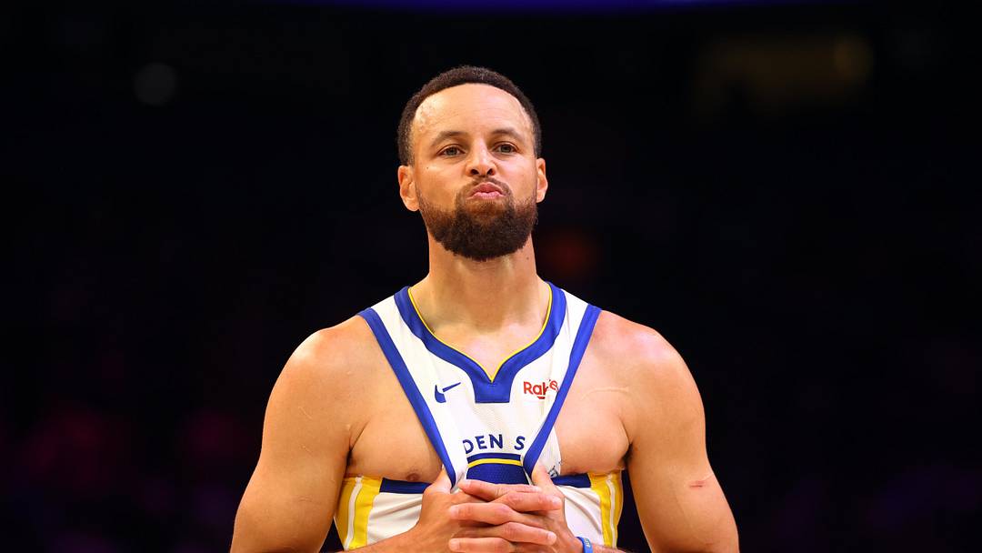 Apr 17, 2026; Phoenix, Arizona, USA; Golden State Warriors guard Stephen Curry (30) reacts against the Phoenix Suns during the second half in the play-in rounds of the 2026 NBA Playoffs at Mortgage Matchup Center. Mandatory Credit: Mark J. Rebilas-Imagn Images Apr 17, 2026; Phoenix, Arizona, USA; Golden State Warriors guard Stephen Curry (30) reacts against the Phoenix Suns during the second half in the play-in rounds of the 2026 NBA Playoffs at Mortgage Matchup Center. Mandatory Credit: Mark J. Rebilas-Imagn Images