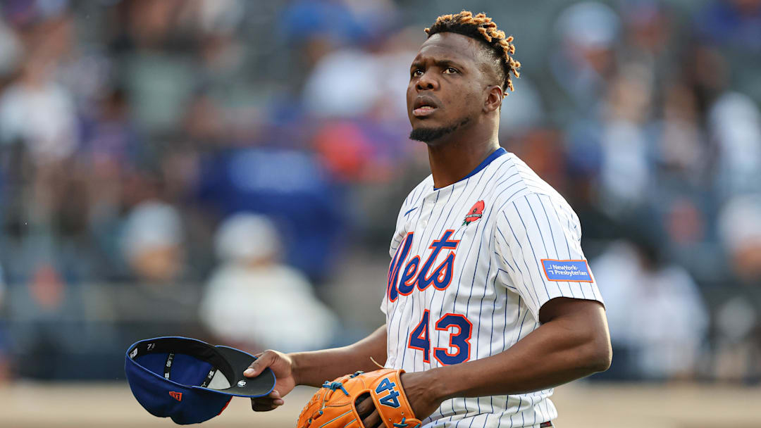 May 26, 2025; New York City, New York, USA; New York Mets relief pitcher Huascar Brazoban (43) walks off the field after being relieved during the eighth inning against the Chicago White Sox at Citi Field. Mandatory Credit: Vincent Carchietta-Imagn Images