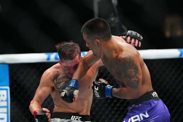 Cody Durden fights Joshua Van at T-Mobile Arena. 