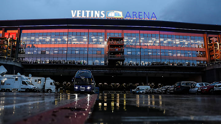 Das Schalker Stadion von außen